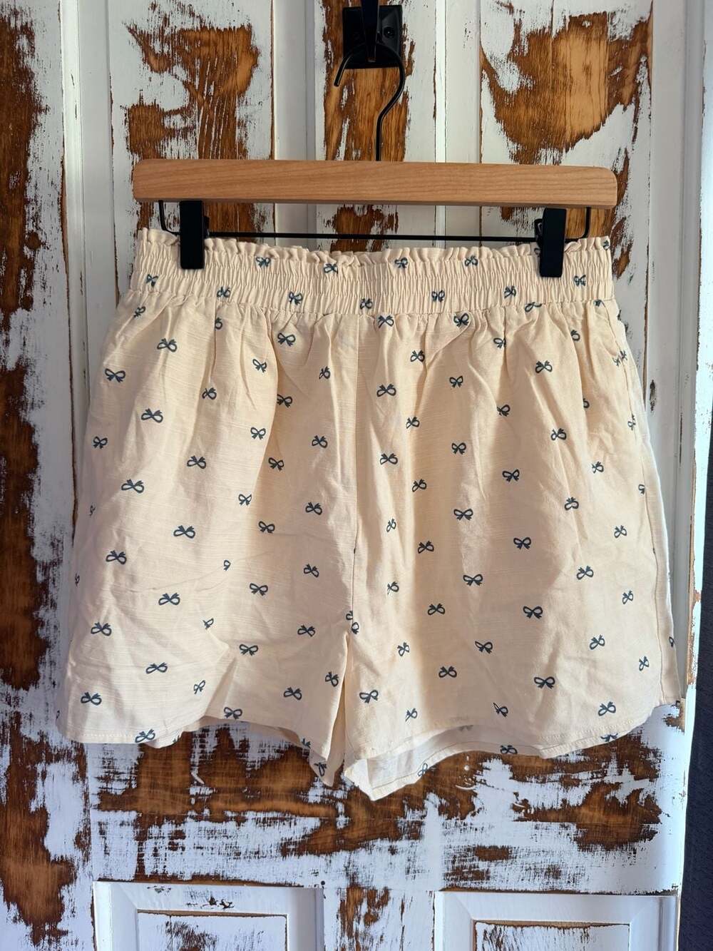 In February Coquette Soft Girl Flowy Linen Blend Bow Print Shorts Size M NWOT